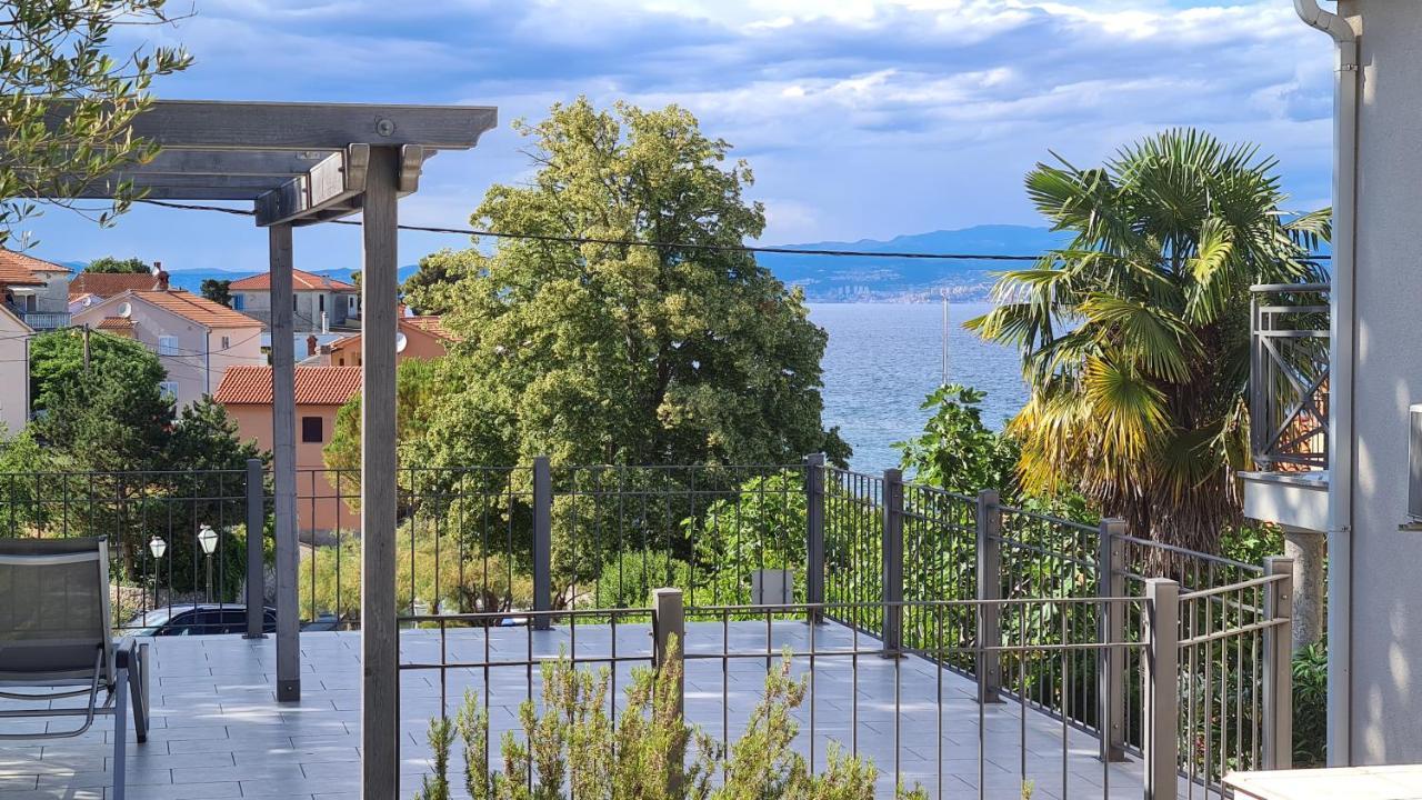 Apartments Biba Малинска Екстериор снимка