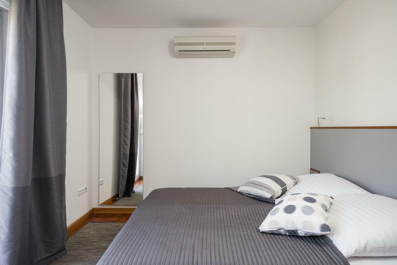Apartments Biba Малинска Екстериор снимка