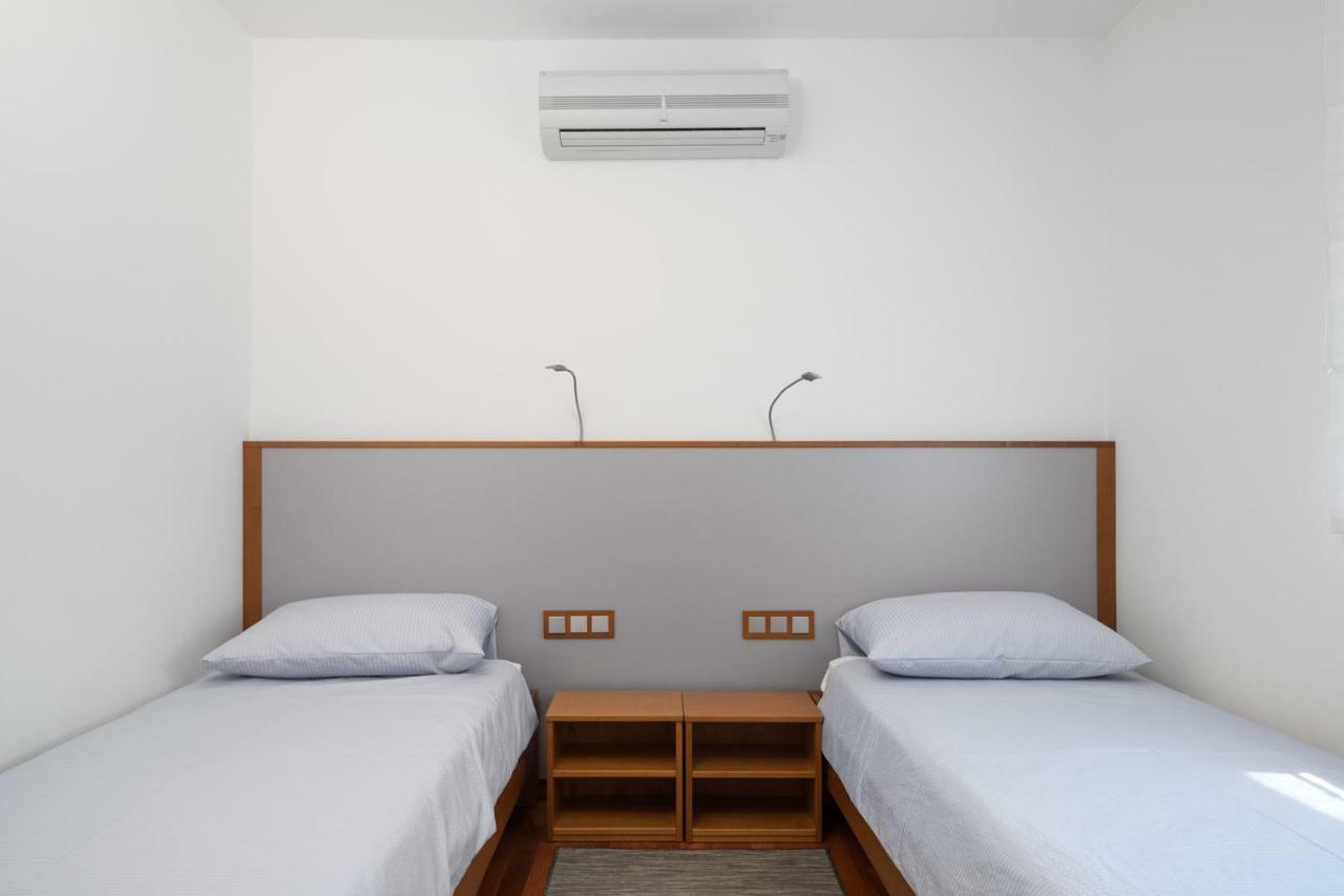 Apartments Biba Малинска Екстериор снимка