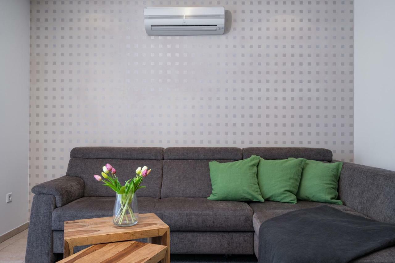 Apartments Biba Малинска Екстериор снимка