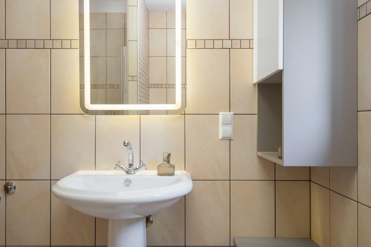 Apartments Biba Малинска Екстериор снимка