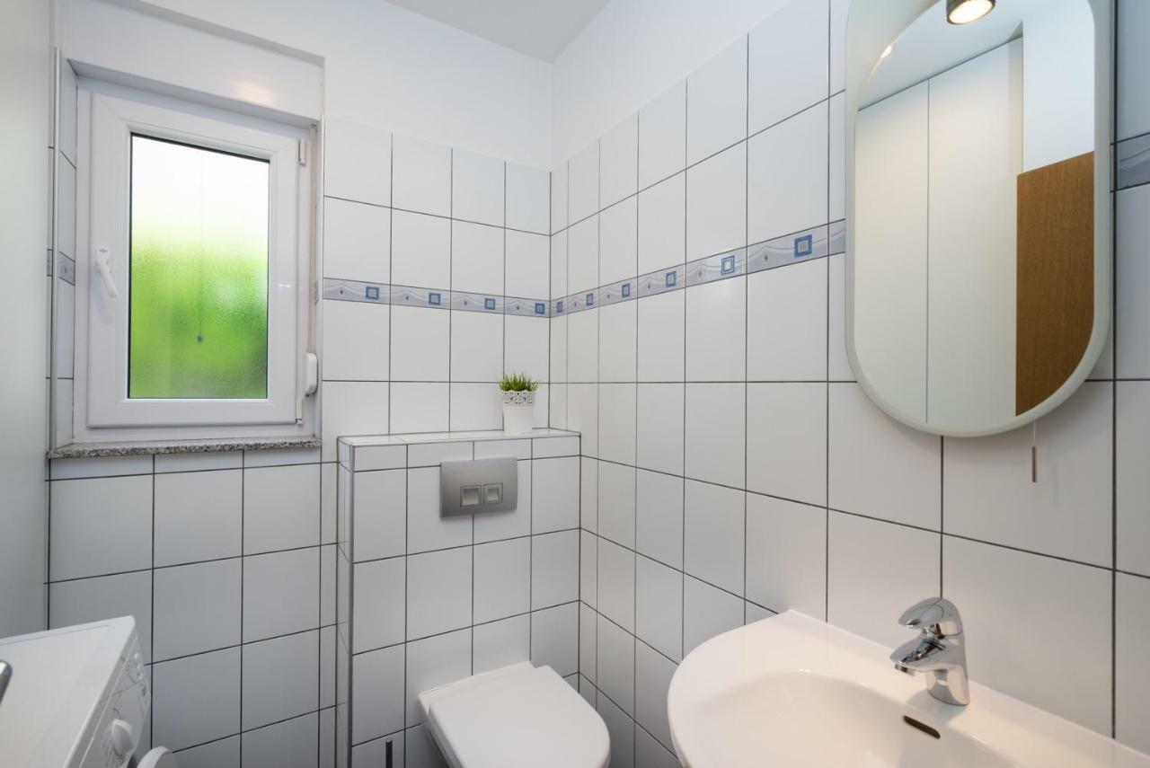 Apartments Biba Малинска Екстериор снимка