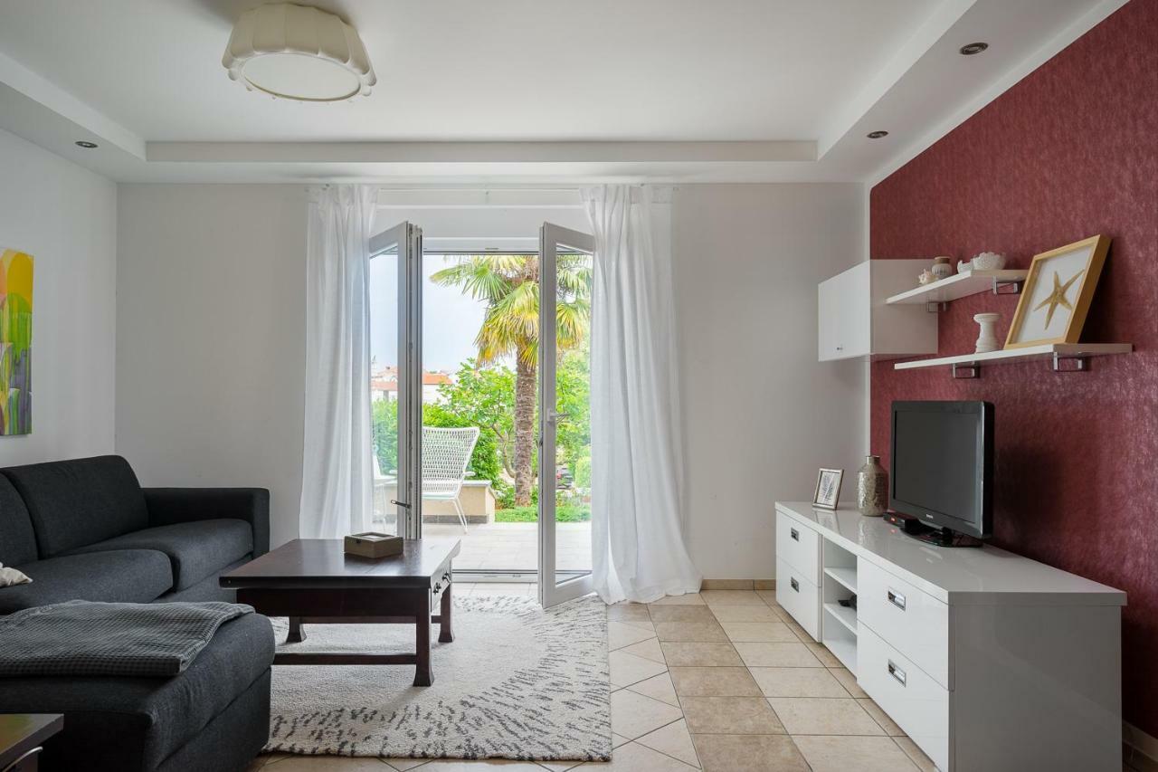 Apartments Biba Малинска Екстериор снимка